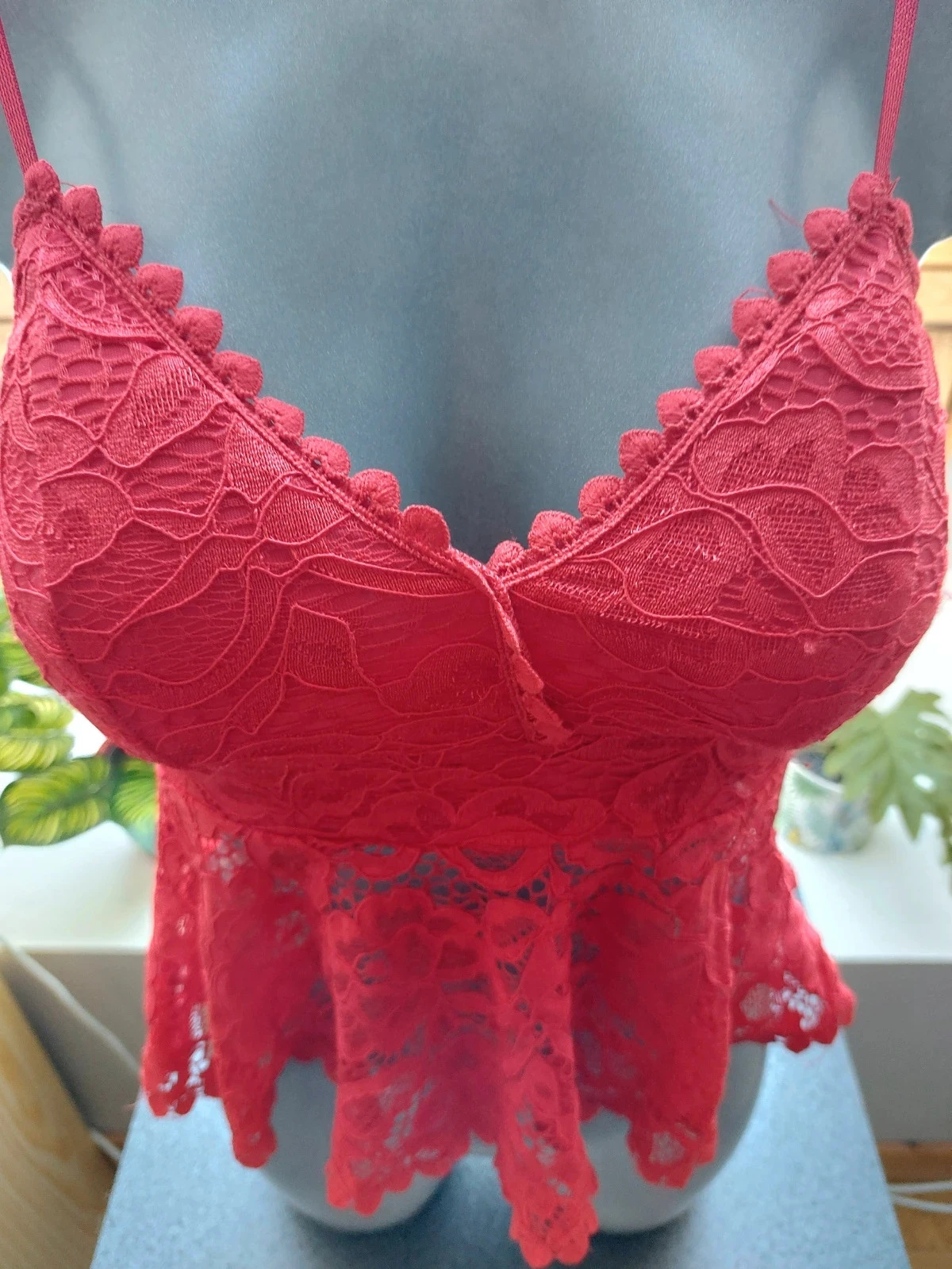 Top de renda vermelho da marca New Look tamanho 34 – photo 4